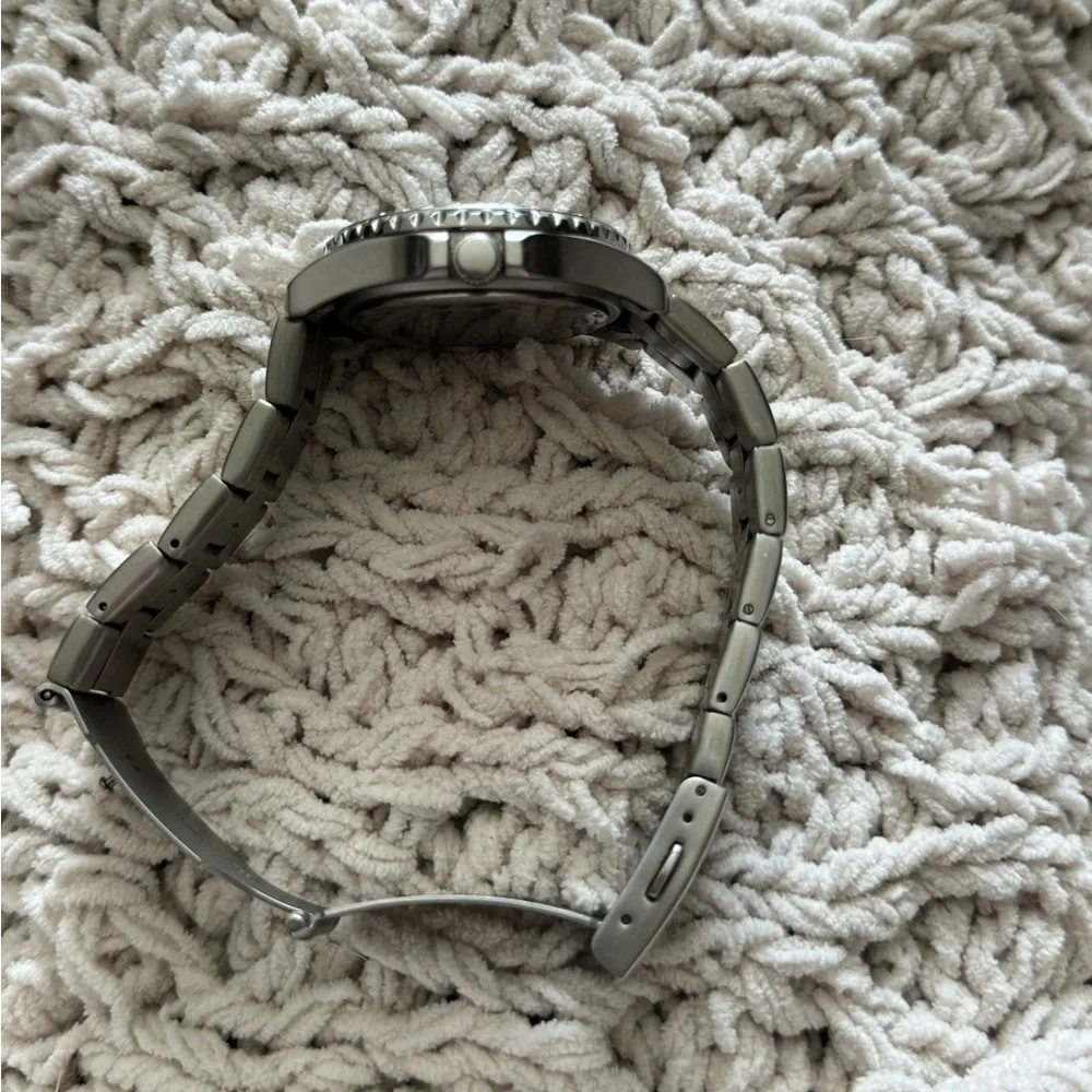 GUESS Watch - Picture 9 of 9